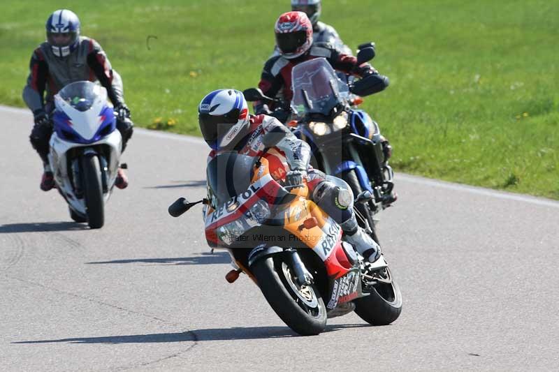 Rockingham no limits trackday;enduro digital images;event digital images;eventdigitalimages;no limits trackdays;peter wileman photography;racing digital images;rockingham raceway northamptonshire;rockingham trackday photographs;trackday digital images;trackday photos