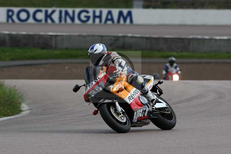 Rockingham no limits trackday;enduro digital images;event digital images;eventdigitalimages;no limits trackdays;peter wileman photography;racing digital images;rockingham raceway northamptonshire;rockingham trackday photographs;trackday digital images;trackday photos