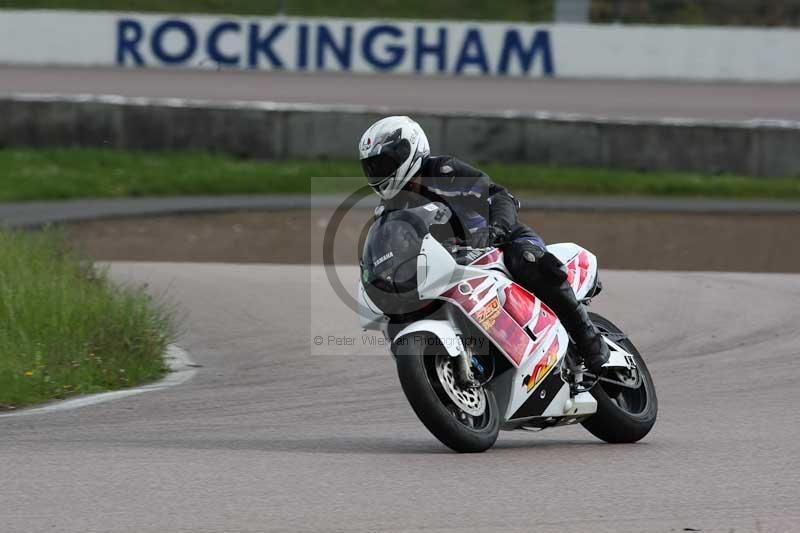 Rockingham no limits trackday;enduro digital images;event digital images;eventdigitalimages;no limits trackdays;peter wileman photography;racing digital images;rockingham raceway northamptonshire;rockingham trackday photographs;trackday digital images;trackday photos