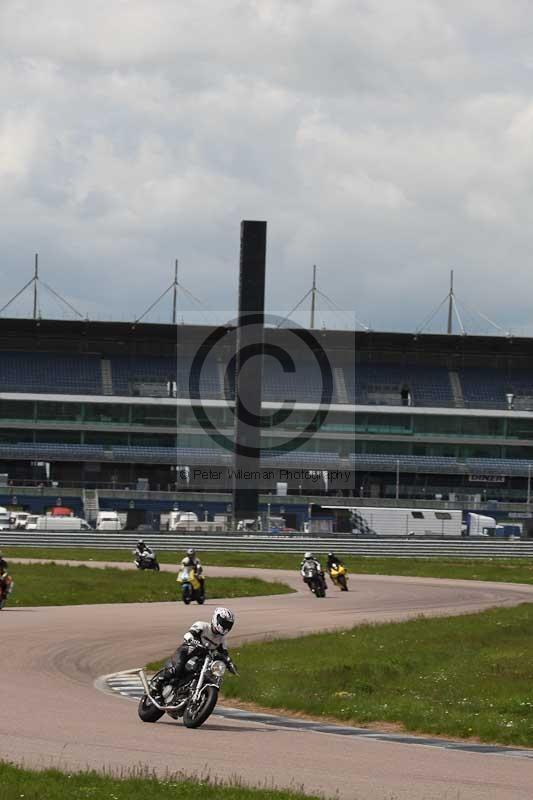 Rockingham no limits trackday;enduro digital images;event digital images;eventdigitalimages;no limits trackdays;peter wileman photography;racing digital images;rockingham raceway northamptonshire;rockingham trackday photographs;trackday digital images;trackday photos