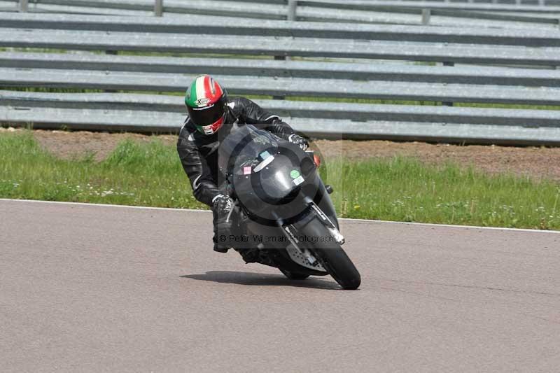 Rockingham no limits trackday;enduro digital images;event digital images;eventdigitalimages;no limits trackdays;peter wileman photography;racing digital images;rockingham raceway northamptonshire;rockingham trackday photographs;trackday digital images;trackday photos