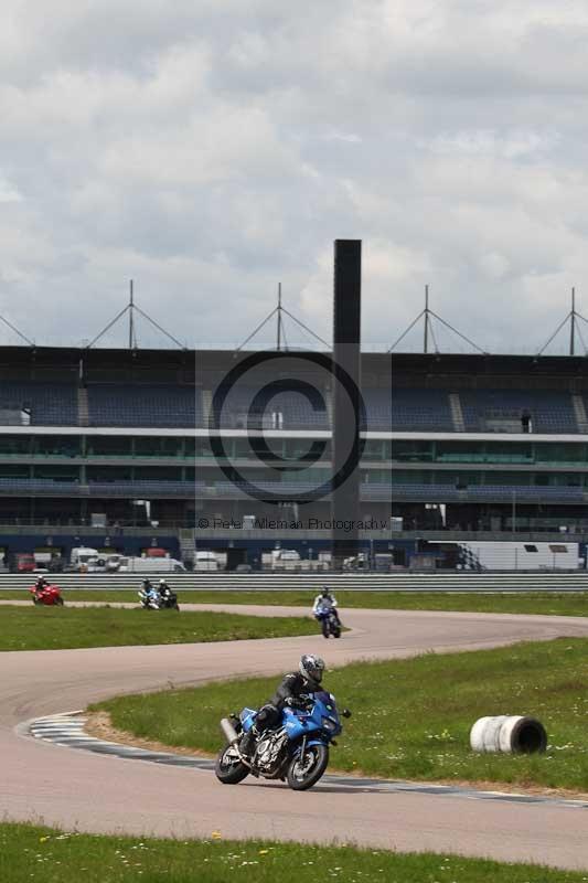 Rockingham no limits trackday;enduro digital images;event digital images;eventdigitalimages;no limits trackdays;peter wileman photography;racing digital images;rockingham raceway northamptonshire;rockingham trackday photographs;trackday digital images;trackday photos