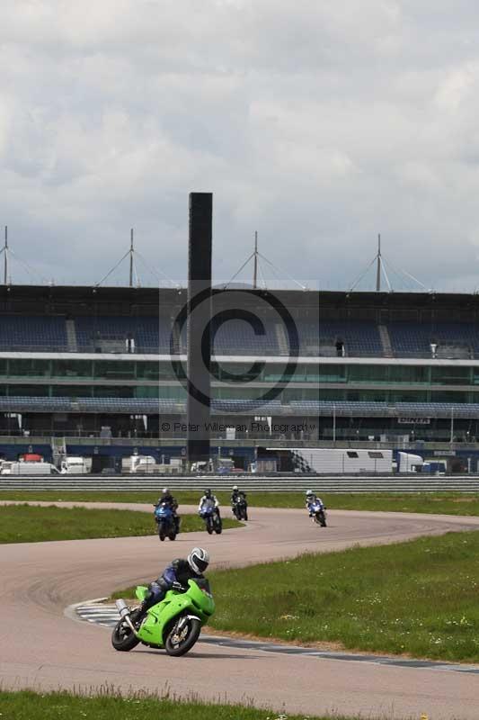 Rockingham no limits trackday;enduro digital images;event digital images;eventdigitalimages;no limits trackdays;peter wileman photography;racing digital images;rockingham raceway northamptonshire;rockingham trackday photographs;trackday digital images;trackday photos