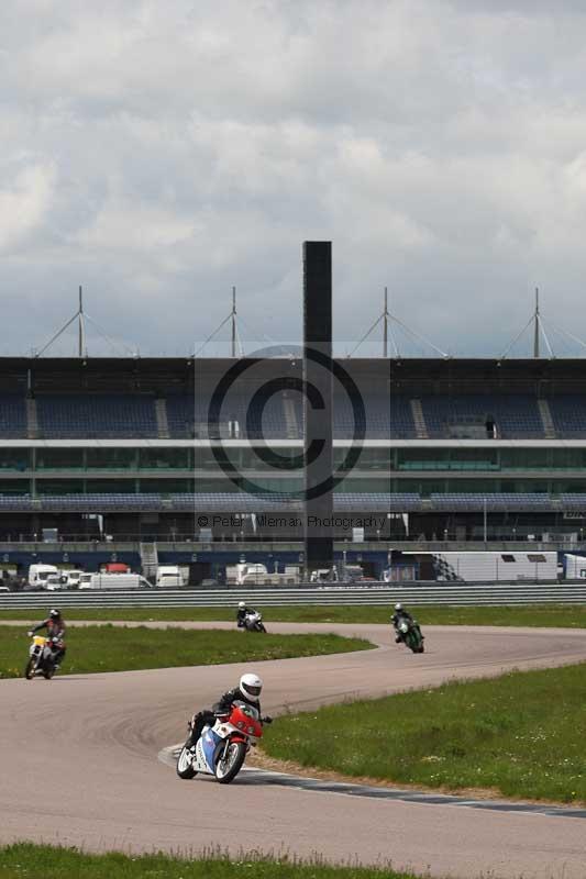 Rockingham no limits trackday;enduro digital images;event digital images;eventdigitalimages;no limits trackdays;peter wileman photography;racing digital images;rockingham raceway northamptonshire;rockingham trackday photographs;trackday digital images;trackday photos