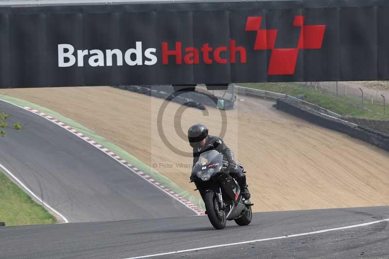 Motorcycle action photographs;Trackday digital images;brands;brands hatch photographs;event digital images;eventdigitalimages;motor racing london;no limits trackday;peter wileman photography;trackday;trackday photos