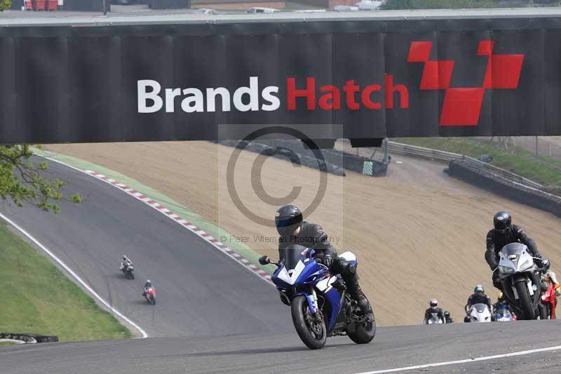 Motorcycle action photographs;Trackday digital images;brands;brands hatch photographs;event digital images;eventdigitalimages;motor racing london;no limits trackday;peter wileman photography;trackday;trackday photos