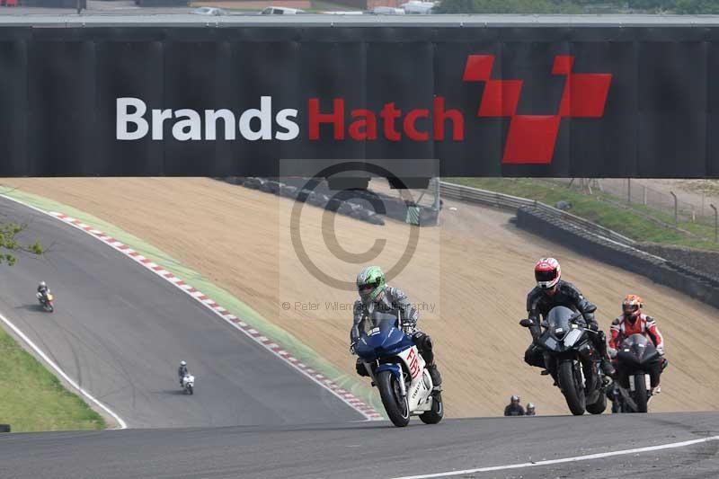 Motorcycle action photographs;Trackday digital images;brands;brands hatch photographs;event digital images;eventdigitalimages;motor racing london;no limits trackday;peter wileman photography;trackday;trackday photos