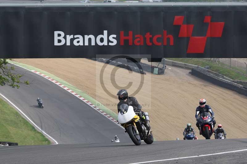 Motorcycle action photographs;Trackday digital images;brands;brands hatch photographs;event digital images;eventdigitalimages;motor racing london;no limits trackday;peter wileman photography;trackday;trackday photos