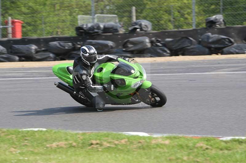 Motorcycle action photographs;Trackday digital images;brands;brands hatch photographs;event digital images;eventdigitalimages;motor racing london;no limits trackday;peter wileman photography;trackday;trackday photos