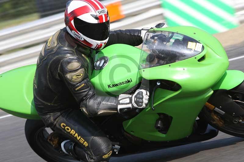 Motorcycle action photographs;Trackday digital images;brands;brands hatch photographs;event digital images;eventdigitalimages;motor racing london;no limits trackday;peter wileman photography;trackday;trackday photos