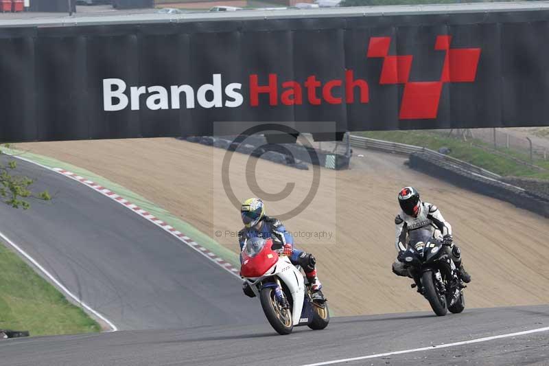 Motorcycle action photographs;Trackday digital images;brands;brands hatch photographs;event digital images;eventdigitalimages;motor racing london;no limits trackday;peter wileman photography;trackday;trackday photos