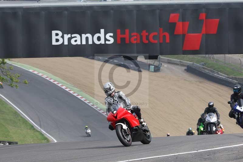 Motorcycle action photographs;Trackday digital images;brands;brands hatch photographs;event digital images;eventdigitalimages;motor racing london;no limits trackday;peter wileman photography;trackday;trackday photos