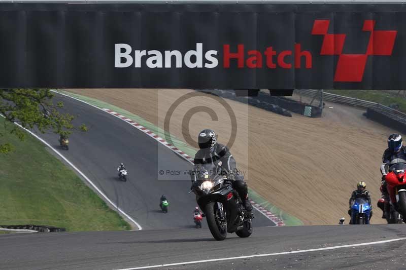 Motorcycle action photographs;Trackday digital images;brands;brands hatch photographs;event digital images;eventdigitalimages;motor racing london;no limits trackday;peter wileman photography;trackday;trackday photos