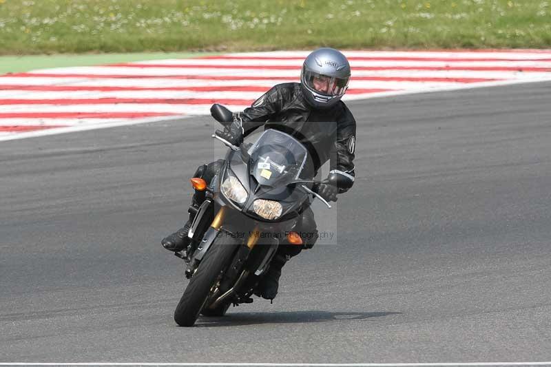 Motorcycle action photographs;Trackday digital images;brands;brands hatch photographs;event digital images;eventdigitalimages;motor racing london;no limits trackday;peter wileman photography;trackday;trackday photos