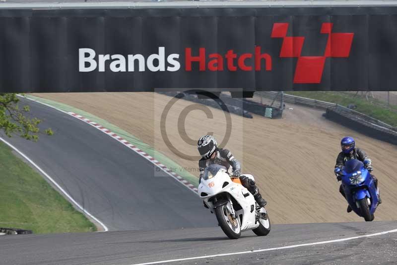 Motorcycle action photographs;Trackday digital images;brands;brands hatch photographs;event digital images;eventdigitalimages;motor racing london;no limits trackday;peter wileman photography;trackday;trackday photos