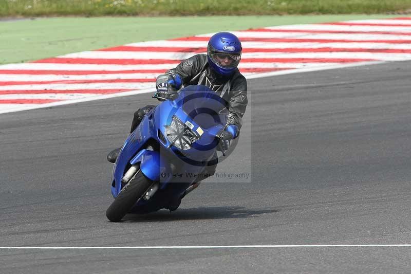 Motorcycle action photographs;Trackday digital images;brands;brands hatch photographs;event digital images;eventdigitalimages;motor racing london;no limits trackday;peter wileman photography;trackday;trackday photos