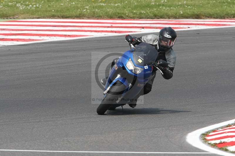 Motorcycle action photographs;Trackday digital images;brands;brands hatch photographs;event digital images;eventdigitalimages;motor racing london;no limits trackday;peter wileman photography;trackday;trackday photos