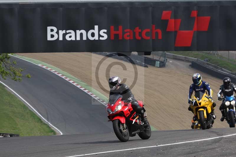 Motorcycle action photographs;Trackday digital images;brands;brands hatch photographs;event digital images;eventdigitalimages;motor racing london;no limits trackday;peter wileman photography;trackday;trackday photos