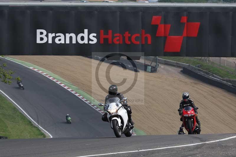 Motorcycle action photographs;Trackday digital images;brands;brands hatch photographs;event digital images;eventdigitalimages;motor racing london;no limits trackday;peter wileman photography;trackday;trackday photos