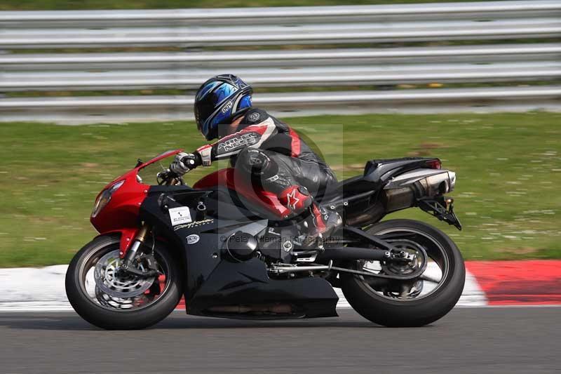 Motorcycle action photographs;Trackday digital images;brands;brands hatch photographs;event digital images;eventdigitalimages;motor racing london;no limits trackday;peter wileman photography;trackday;trackday photos