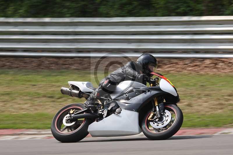 Motorcycle action photographs;Trackday digital images;brands;brands hatch photographs;event digital images;eventdigitalimages;motor racing london;no limits trackday;peter wileman photography;trackday;trackday photos