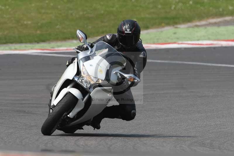 Motorcycle action photographs;Trackday digital images;brands;brands hatch photographs;event digital images;eventdigitalimages;motor racing london;no limits trackday;peter wileman photography;trackday;trackday photos