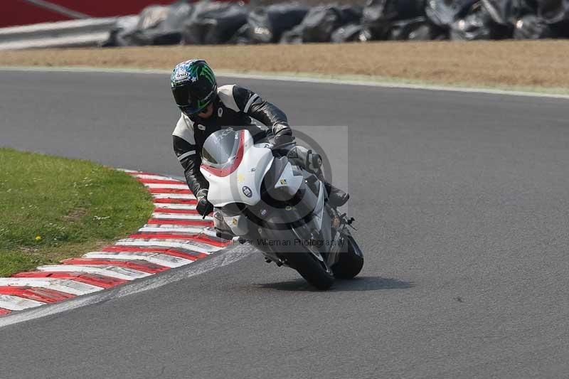 Motorcycle action photographs;Trackday digital images;brands;brands hatch photographs;event digital images;eventdigitalimages;motor racing london;no limits trackday;peter wileman photography;trackday;trackday photos