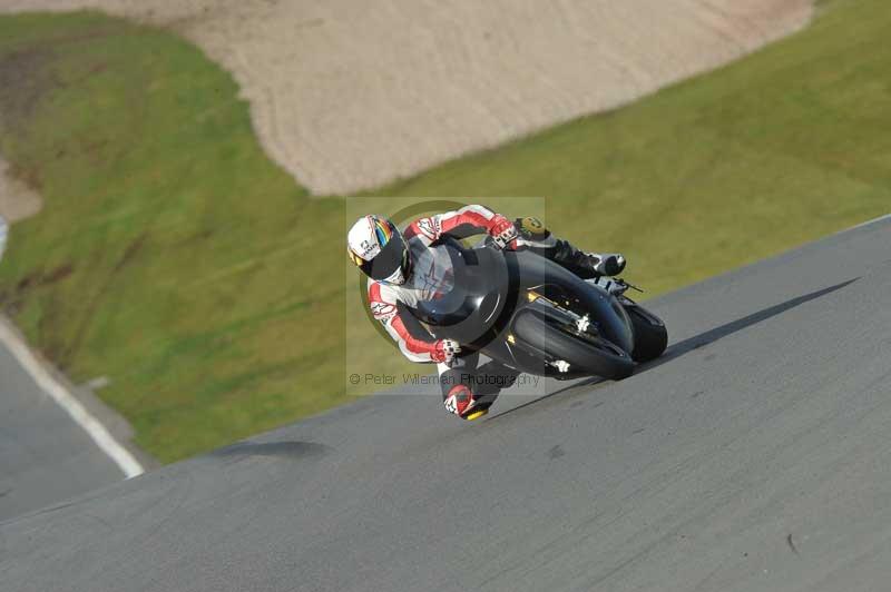 Motorcycle action photographs;donington;donington park leicestershire;donington photographs;event digital images;eventdigitalimages;no limits trackday;peter wileman photography;trackday;trackday digital images;trackday photos