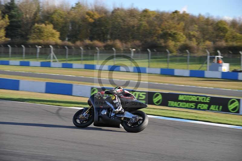 Motorcycle action photographs;donington;donington park leicestershire;donington photographs;event digital images;eventdigitalimages;no limits trackday;peter wileman photography;trackday;trackday digital images;trackday photos