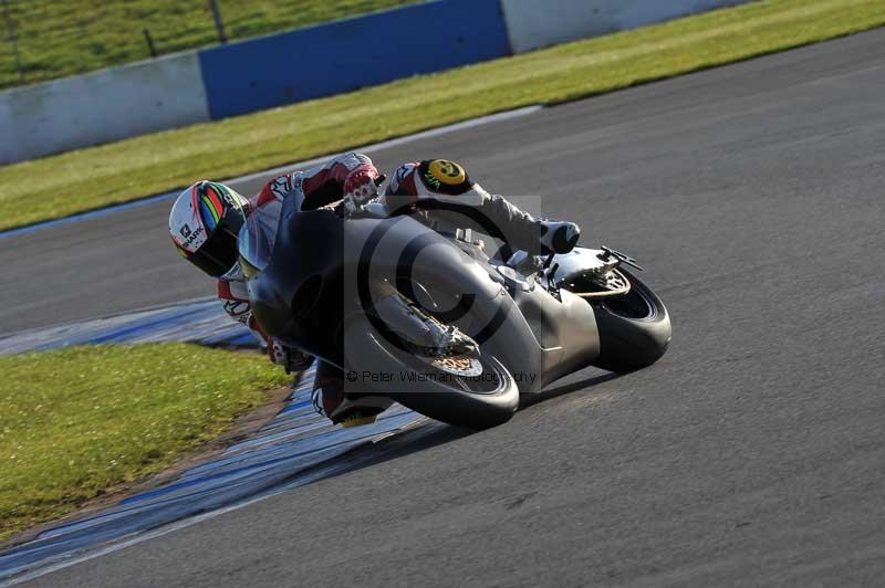 Motorcycle action photographs;donington;donington park leicestershire;donington photographs;event digital images;eventdigitalimages;no limits trackday;peter wileman photography;trackday;trackday digital images;trackday photos