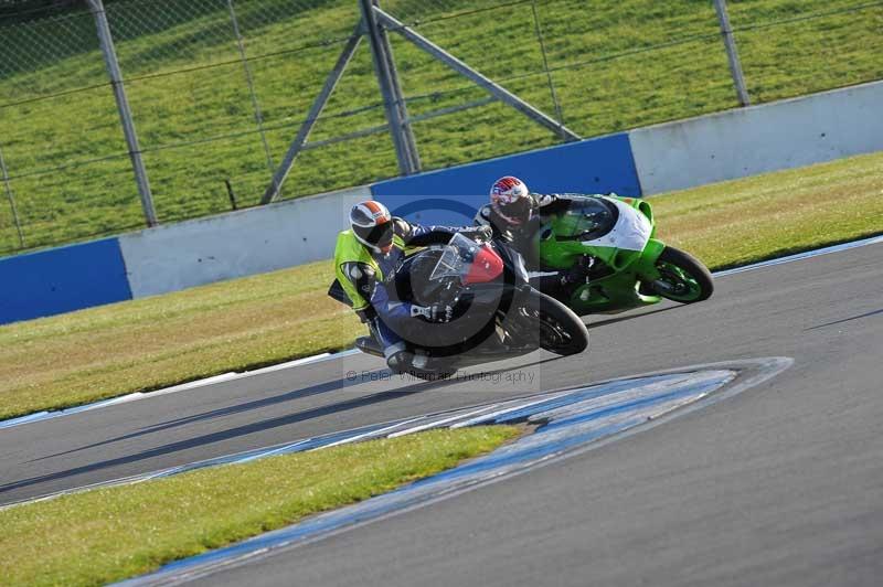 Motorcycle action photographs;donington;donington park leicestershire;donington photographs;event digital images;eventdigitalimages;no limits trackday;peter wileman photography;trackday;trackday digital images;trackday photos