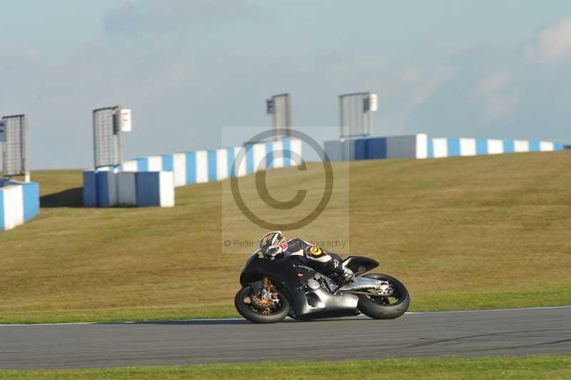 Motorcycle action photographs;donington;donington park leicestershire;donington photographs;event digital images;eventdigitalimages;no limits trackday;peter wileman photography;trackday;trackday digital images;trackday photos