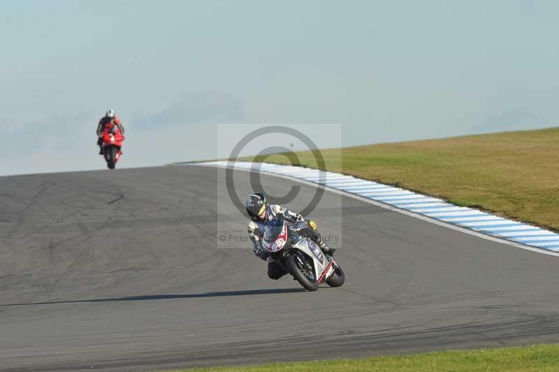 Motorcycle action photographs;donington;donington park leicestershire;donington photographs;event digital images;eventdigitalimages;no limits trackday;peter wileman photography;trackday;trackday digital images;trackday photos