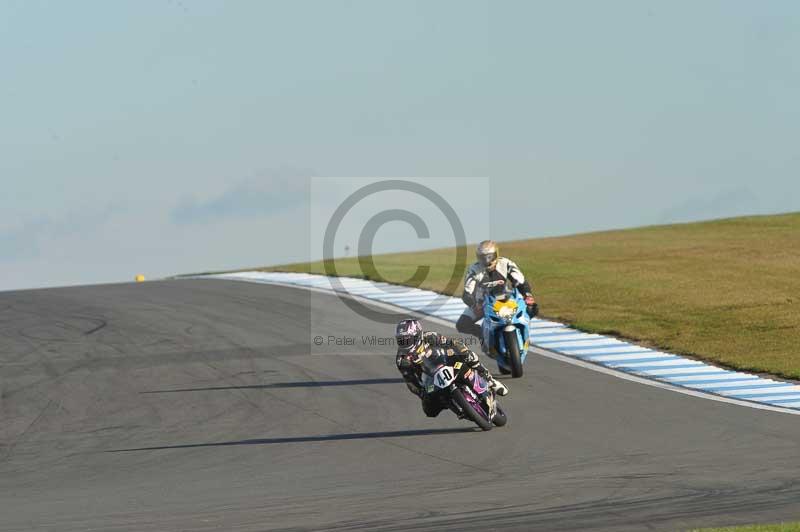 Motorcycle action photographs;donington;donington park leicestershire;donington photographs;event digital images;eventdigitalimages;no limits trackday;peter wileman photography;trackday;trackday digital images;trackday photos