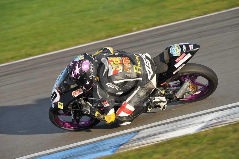 Motorcycle action photographs;donington;donington park leicestershire;donington photographs;event digital images;eventdigitalimages;no limits trackday;peter wileman photography;trackday;trackday digital images;trackday photos