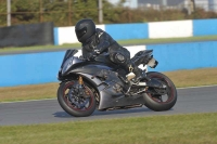 Motorcycle-action-photographs;donington;donington-park-leicestershire;donington-photographs;event-digital-images;eventdigitalimages;no-limits-trackday;peter-wileman-photography;trackday;trackday-digital-images;trackday-photos