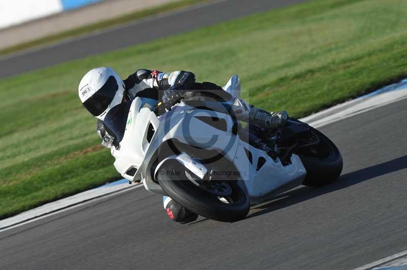 Motorcycle action photographs;donington;donington park leicestershire;donington photographs;event digital images;eventdigitalimages;no limits trackday;peter wileman photography;trackday;trackday digital images;trackday photos