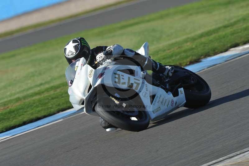 Motorcycle action photographs;donington;donington park leicestershire;donington photographs;event digital images;eventdigitalimages;no limits trackday;peter wileman photography;trackday;trackday digital images;trackday photos