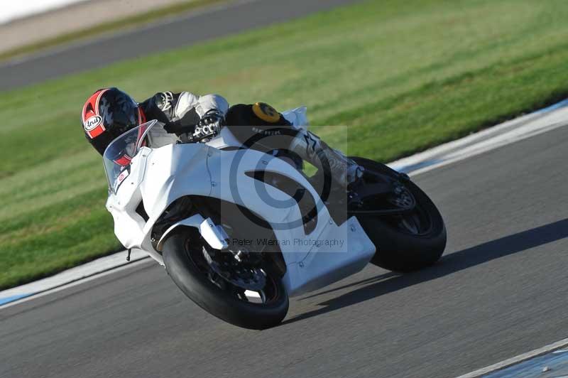 Motorcycle action photographs;donington;donington park leicestershire;donington photographs;event digital images;eventdigitalimages;no limits trackday;peter wileman photography;trackday;trackday digital images;trackday photos