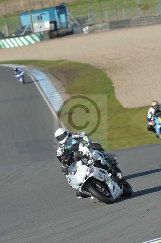 Motorcycle action photographs;donington;donington park leicestershire;donington photographs;event digital images;eventdigitalimages;no limits trackday;peter wileman photography;trackday;trackday digital images;trackday photos