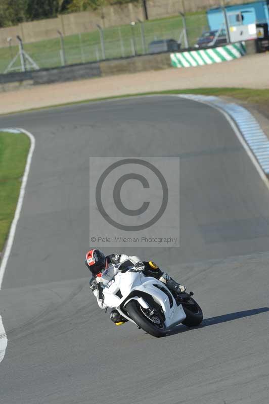 Motorcycle action photographs;donington;donington park leicestershire;donington photographs;event digital images;eventdigitalimages;no limits trackday;peter wileman photography;trackday;trackday digital images;trackday photos