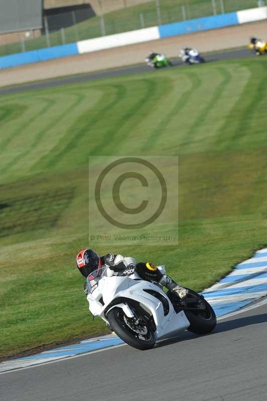 Motorcycle action photographs;donington;donington park leicestershire;donington photographs;event digital images;eventdigitalimages;no limits trackday;peter wileman photography;trackday;trackday digital images;trackday photos