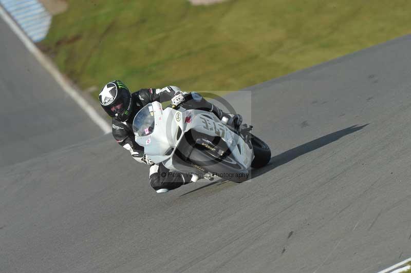 Motorcycle action photographs;donington;donington park leicestershire;donington photographs;event digital images;eventdigitalimages;no limits trackday;peter wileman photography;trackday;trackday digital images;trackday photos