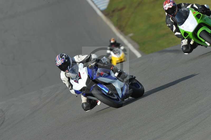 Motorcycle action photographs;donington;donington park leicestershire;donington photographs;event digital images;eventdigitalimages;no limits trackday;peter wileman photography;trackday;trackday digital images;trackday photos