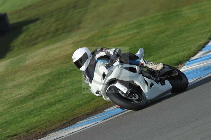 Motorcycle action photographs;donington;donington park leicestershire;donington photographs;event digital images;eventdigitalimages;no limits trackday;peter wileman photography;trackday;trackday digital images;trackday photos