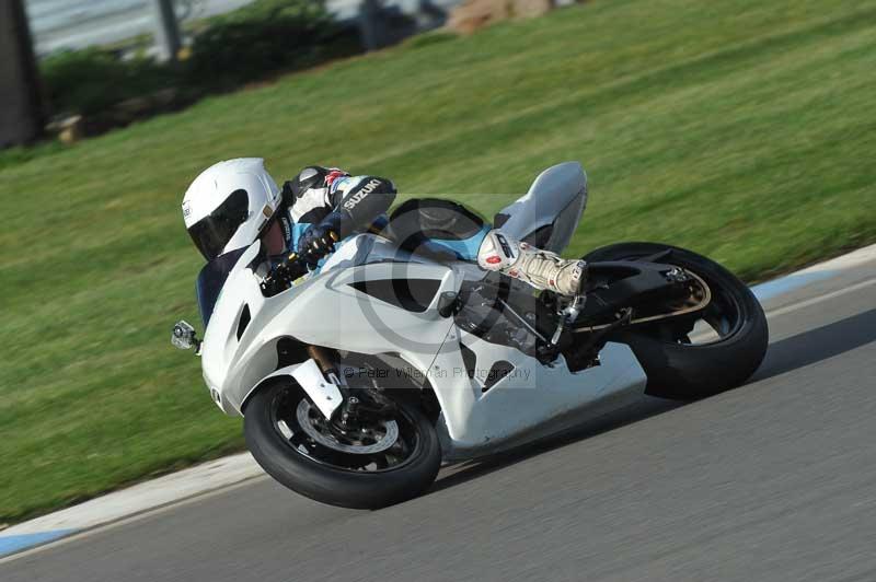 Motorcycle action photographs;donington;donington park leicestershire;donington photographs;event digital images;eventdigitalimages;no limits trackday;peter wileman photography;trackday;trackday digital images;trackday photos