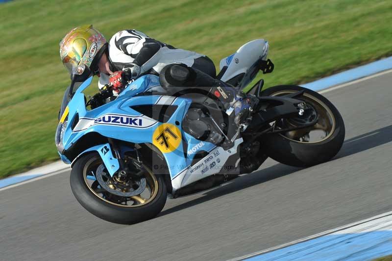 Motorcycle action photographs;donington;donington park leicestershire;donington photographs;event digital images;eventdigitalimages;no limits trackday;peter wileman photography;trackday;trackday digital images;trackday photos