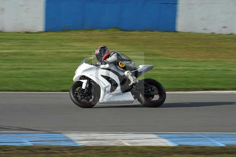 Motorcycle action photographs;donington;donington park leicestershire;donington photographs;event digital images;eventdigitalimages;no limits trackday;peter wileman photography;trackday;trackday digital images;trackday photos