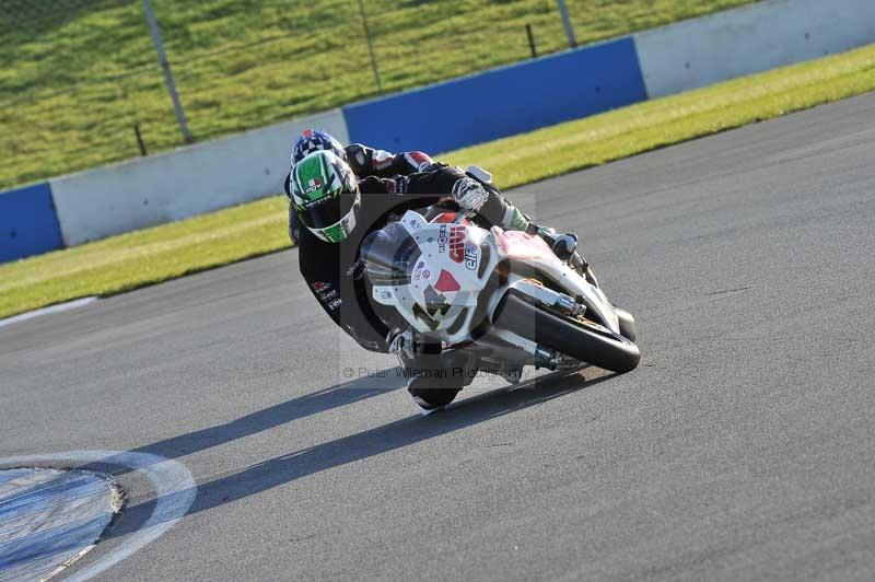 Motorcycle action photographs;donington;donington park leicestershire;donington photographs;event digital images;eventdigitalimages;no limits trackday;peter wileman photography;trackday;trackday digital images;trackday photos