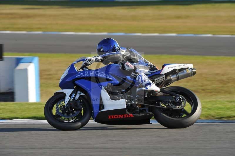 Motorcycle action photographs;donington;donington park leicestershire;donington photographs;event digital images;eventdigitalimages;no limits trackday;peter wileman photography;trackday;trackday digital images;trackday photos